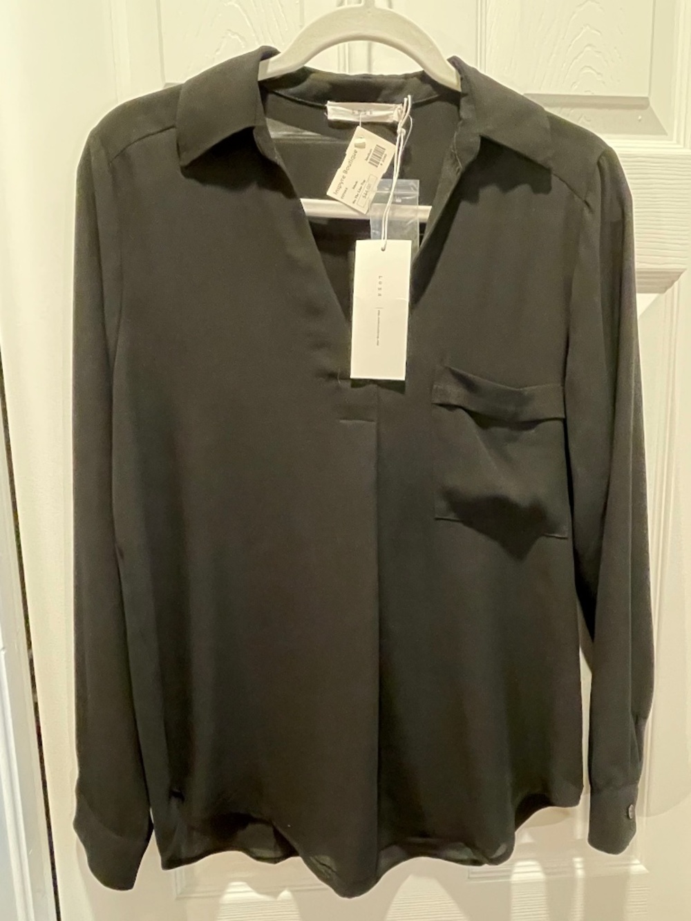 NWT LUSH On The Line Black V-Neck Popover Blouse - Size Medium